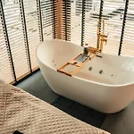 Tente de luxe Goralski Harem Osada Glamp & Glass Z Jacuzzi I Balia