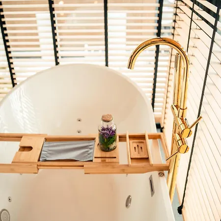 Tente de luxe Goralski Harem Osada Glamp & Glass Z Jacuzzi I Balia