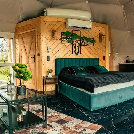 Роскошный шатер Goralski Harem Osada Glamp & Glass Z Jacuzzi I Balia *