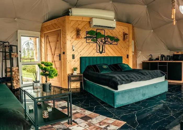 Luxusní stan Goralski Harem Osada Glamp & Glass Z Jacuzzi I Balia *