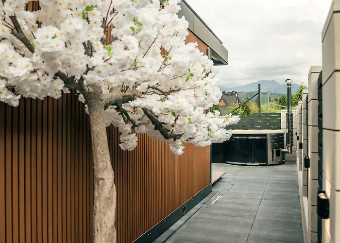 Luxusní stan Goralski Harem Osada Glamp & Glass Z Jacuzzi I Balia